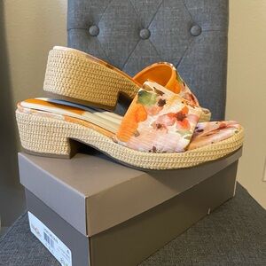 Beautiful Franco Sarto woman shoes, bright and comfortable